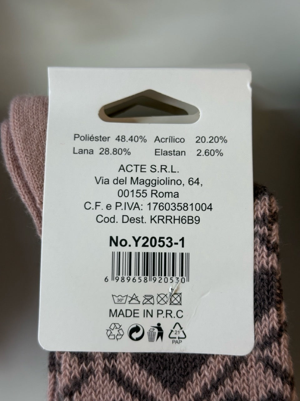 Tople nogavice iz volne z zimskim vzorcem