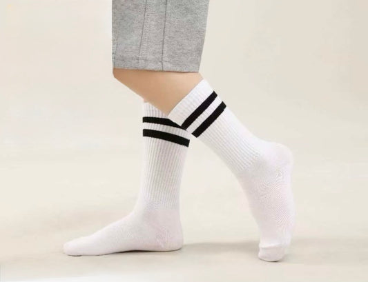 Otroške bombažne nogavice z dvema črtama - športni stil