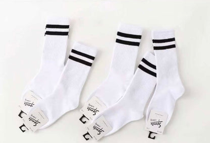 Otroške bombažne nogavice z dvema črtama - športni stil