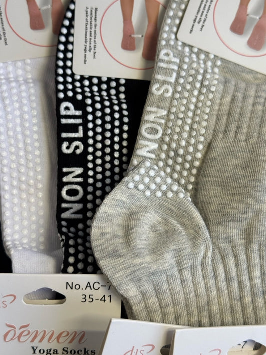 Nogavice z nedrsečim podplatom