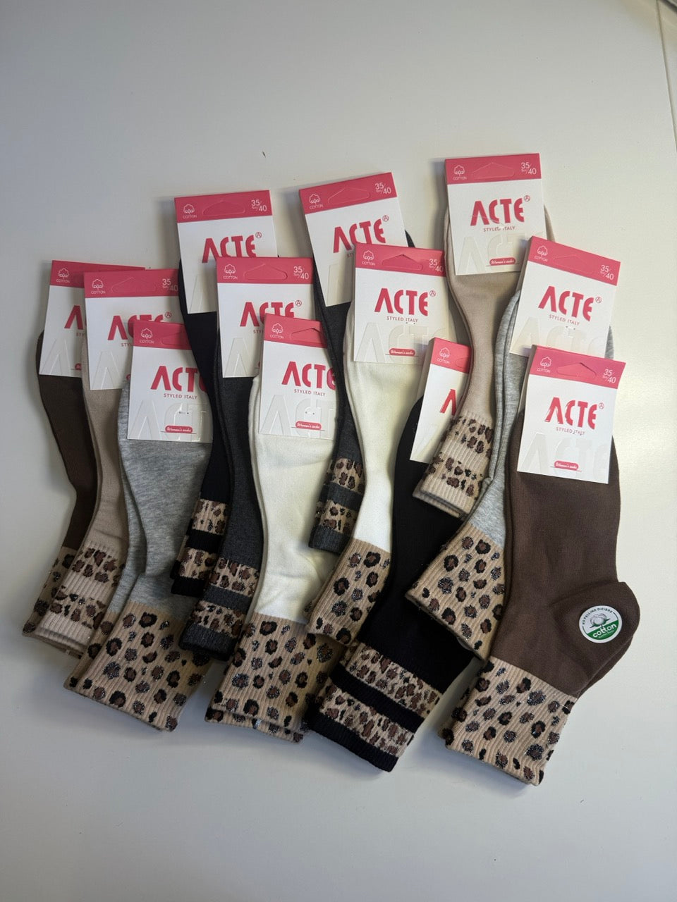 Nogavice z leopardjim vzorcem