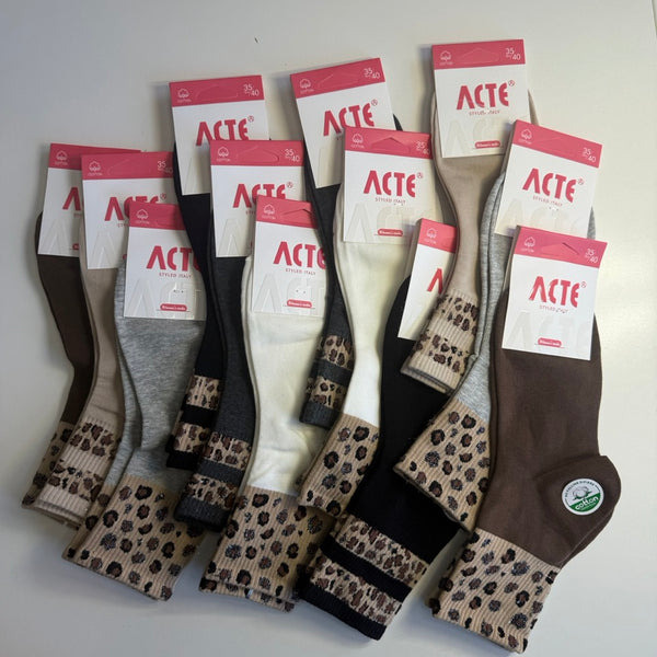 Nogavice z leopardjim vzorcem