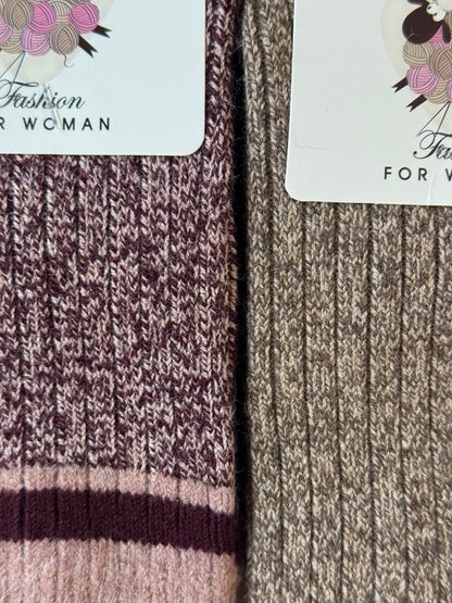 Tople volnene nogavice v pastelnih tonih