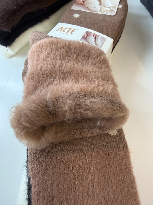 Ženske volnene nogavice