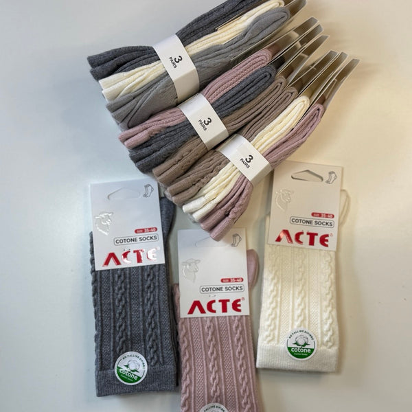 Bombažne nogavice z pletenim vzorcem