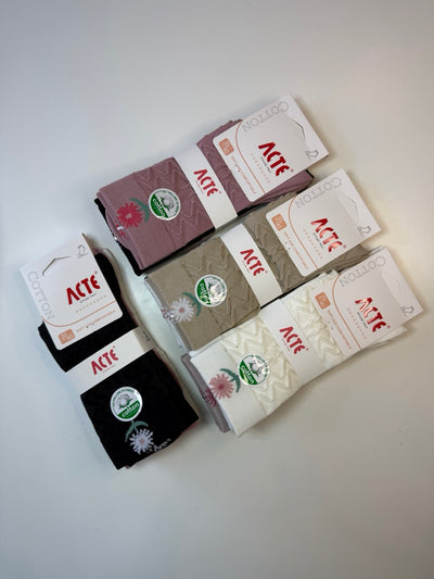 Bombažne nogavice z rožicami