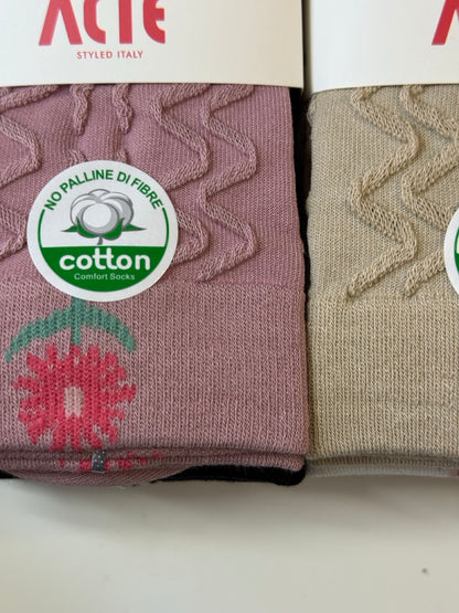 Bombažne nogavice z rožicami