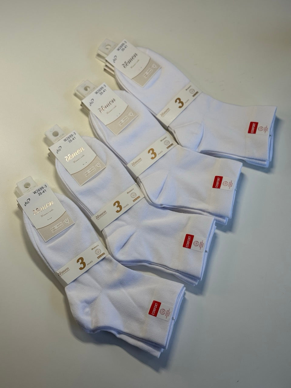 Bele bombažne nogavice